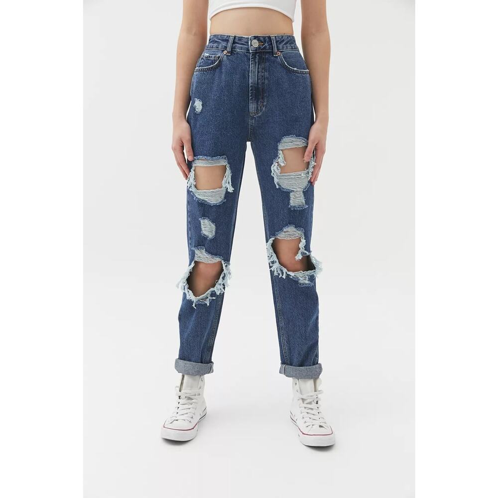 BDG Urban Outfitters Mom Jeans 26 High Rise Destroyed Ripped Denim Medium Wash